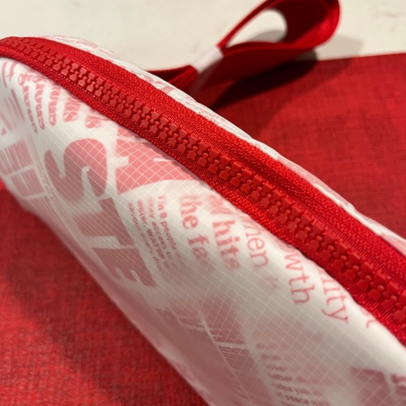 🍁ON SALE🍂LULULEMON AUTHENTIC EVERYWHERE BELT RED/WHITE MANIFESTO PRINT CROSSBODY - Picture 17 of 17